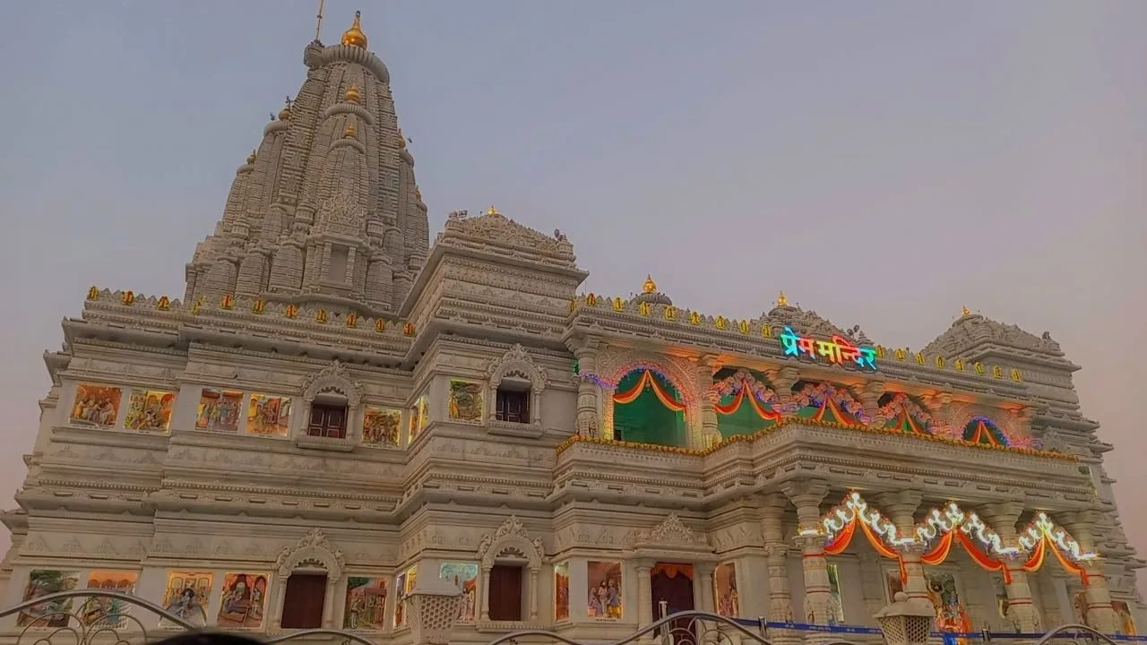 Agra to Vrindavan Aarti Same Day Tour